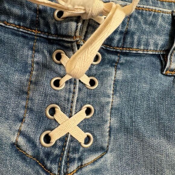 Billabong Tie Front Lite Hearted Denim Raw Hem Shorts Size 28 - Picture 5 of 10